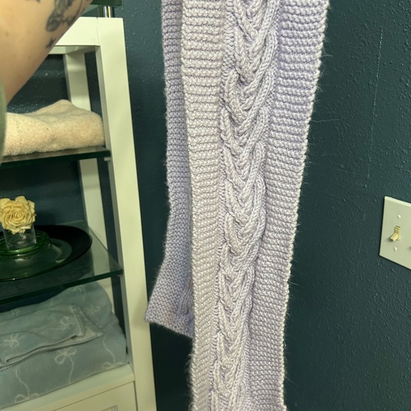 Handmade Lavender Cable Knit Heart Scarf - Picture 3 of 6